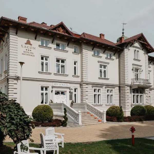 Pałac Lacon, hotel in Racławice