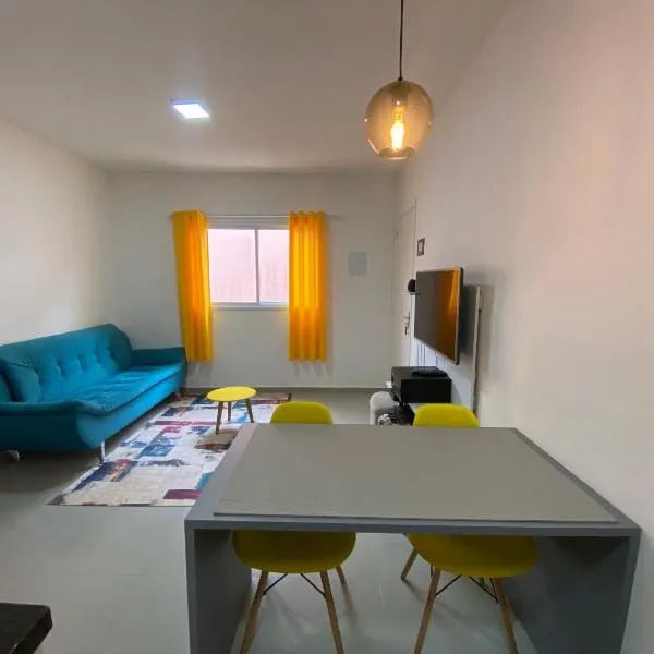 Casa em Bertioga condomínio 200 metros da praia, hotel in Bertioga