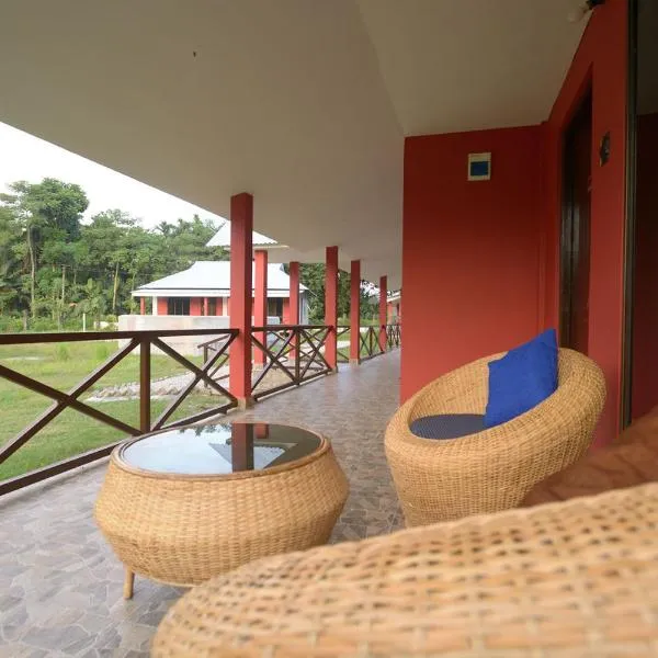 Villa de hollong, hotel in Jaigaon