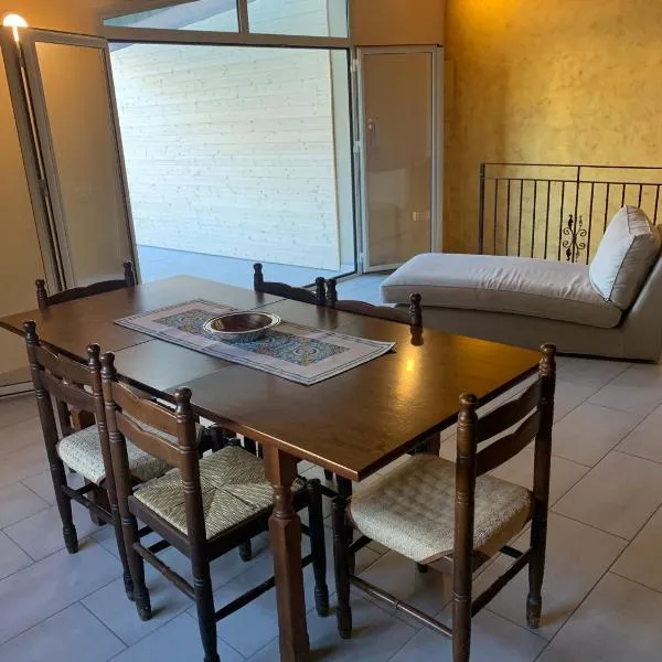 Casa Marconi duplex avec terrasse, hotel v destinácii Aragona