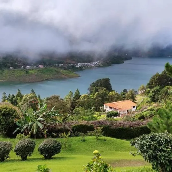 Villa Gloria, hotel en Madroñal