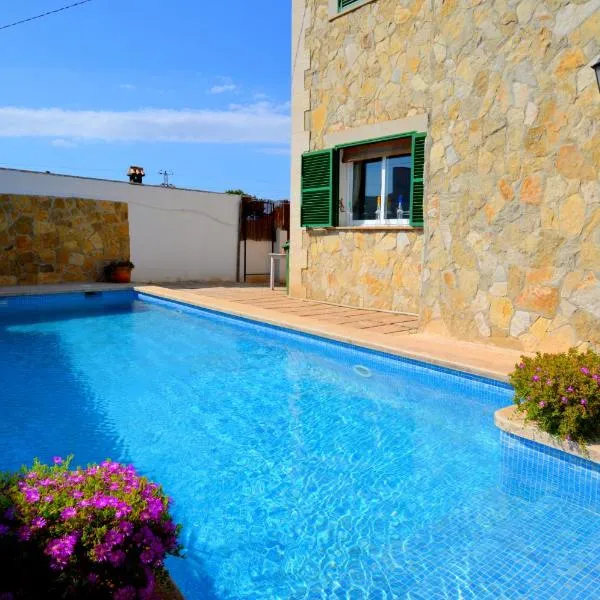 Bonito chalet con piscina cerca del mar, hotel en Can Pastilla