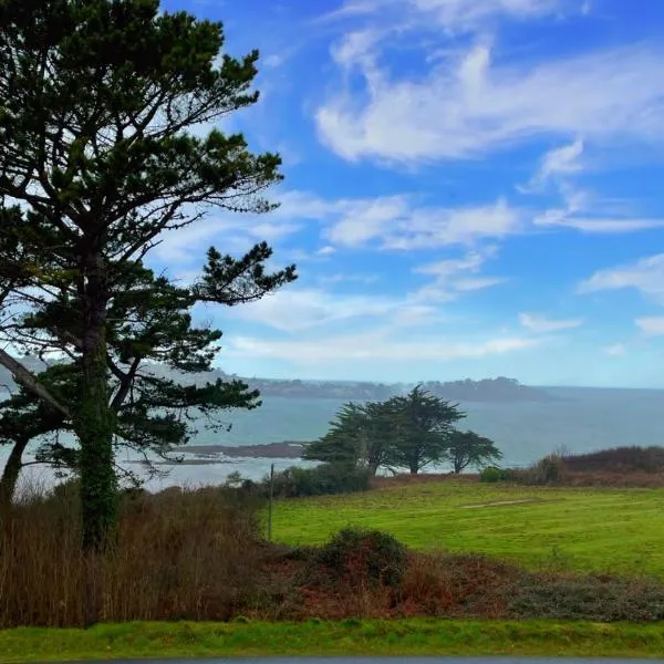 Résidence route de la corniche vue mer، فندق في بليستين ليه غريفيس