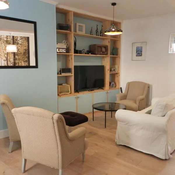 Au 66 Maison centre ville-Parking gratuit et WIFI, hotel v destinácii Nogent-le-Rotrou