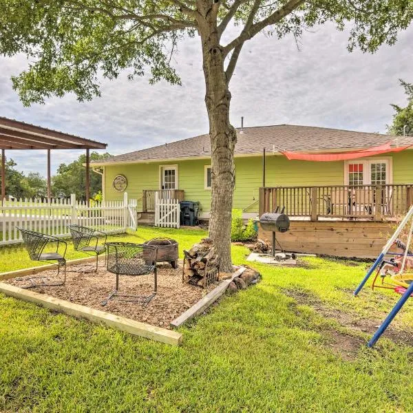 'The Gathering Place' Brenham Home on 6 Acres, מלון בברנהאם