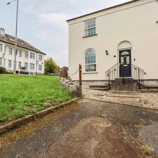 2 Old Talbot Cottages, hotel in Lostwithiel
