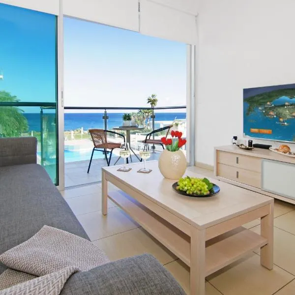 VERONICA - Coralli Beachfront Apartment, hotel v destinaci Protaras