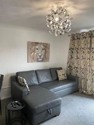 Beautiful 2-bedroom in Grays close to Lakeside, hotell i Grays Thurrock