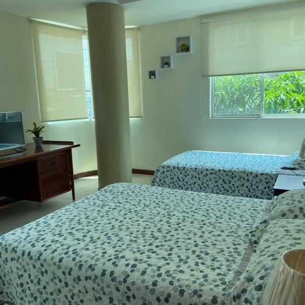 DORAL SUITE ¡CERCA DEL AEROPUERTO!, hotel u gradu Gvajakil