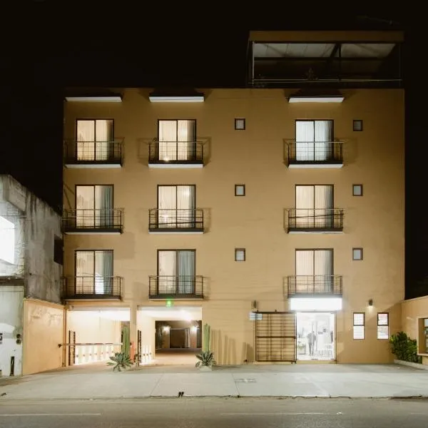 Hotel Guivá Aeropuerto، فندق في مدينة أواكساكا