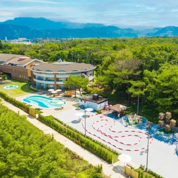 Taoyuan Yuehua Hotel & Golf Club, hotel v destinaci Longtan