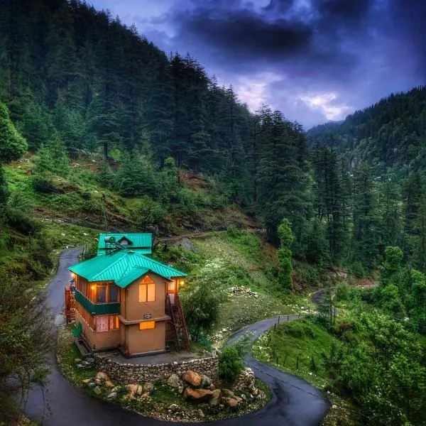 The Misty Wilds Home, Jibhi, hotel en Bathād