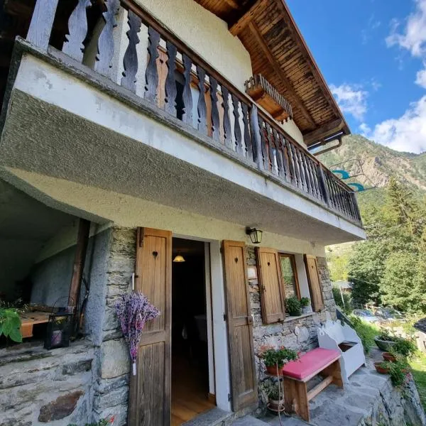 CASA NONNA RINA, hotell i Alagna Valsesia