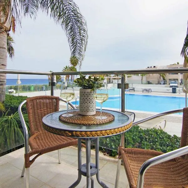 DIANA - Coralli Beachfront Apartment, hotel v destinaci Protaras