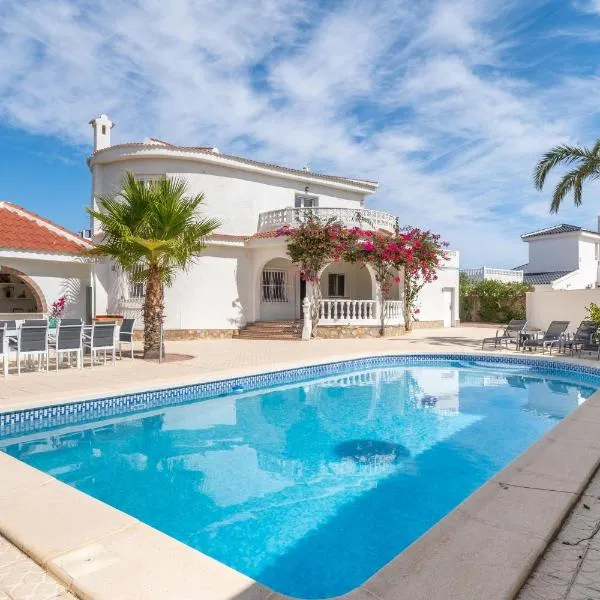 Modern villa with great location, hotel in Ciudad Quesada