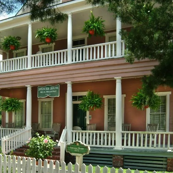 Spencer House Inn, hotel en Saint Marys