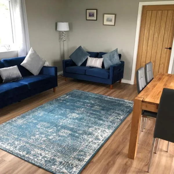 Loch Caroy Bay Cottage, hotel in Ose