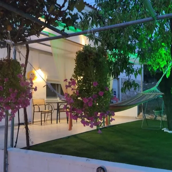 LOUKIA'S HOUSE, hotel in Skala Kallirachis