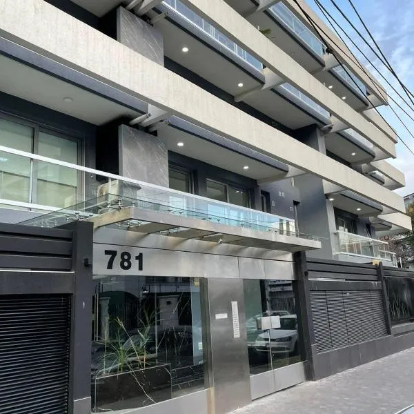 PELLERANO APARTMENT, hotel i Adrogué