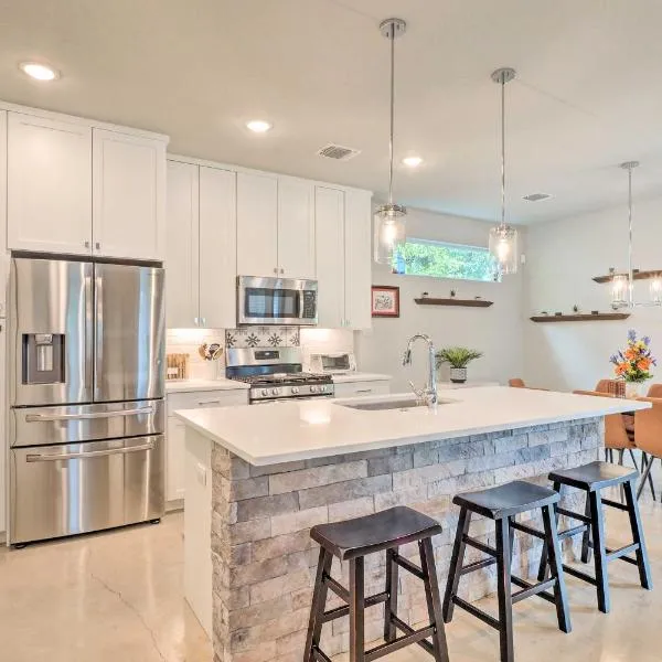 Gorgeous Georgetown Home, Walk to the Square!, Hotel in Georgetown