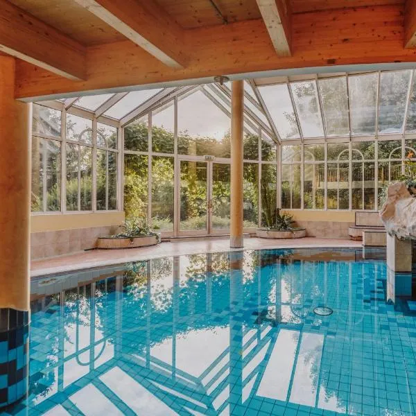 Landhotel Gschirnwirt, hotel v destinaci Eugendorf