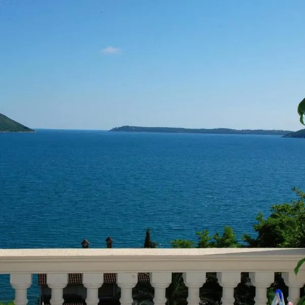 Garni Hotel Bokeška Noć, hotel in Herceg-Novi