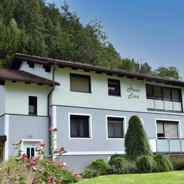 Haus Tina Zimmer, hotel v destinaci Niklasdorf