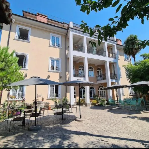 Hotel TREVA、シュコダルのホテル