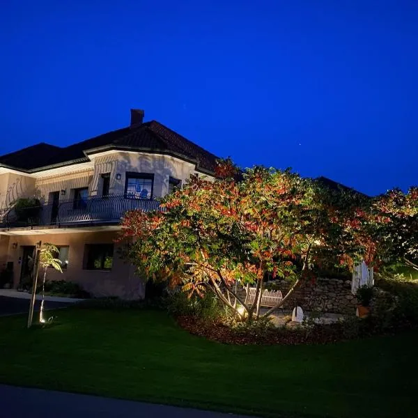Ferienwohnung Berghausen, hotel v destinaci Berghausen