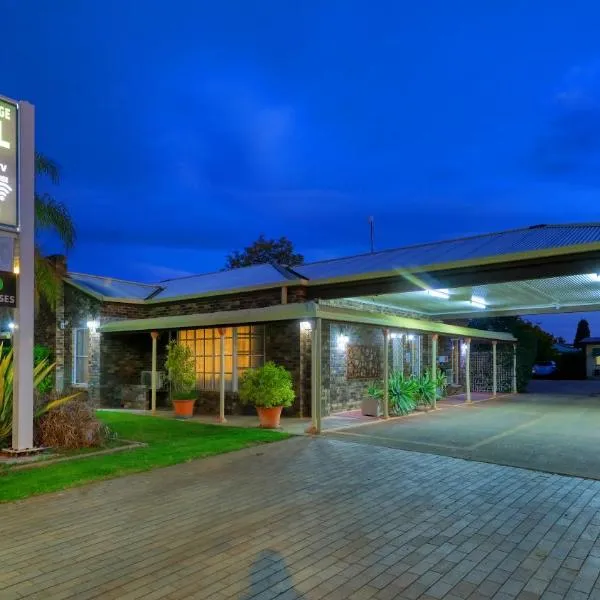 Castlereagh Lodge Motel、Coonambleのホテル