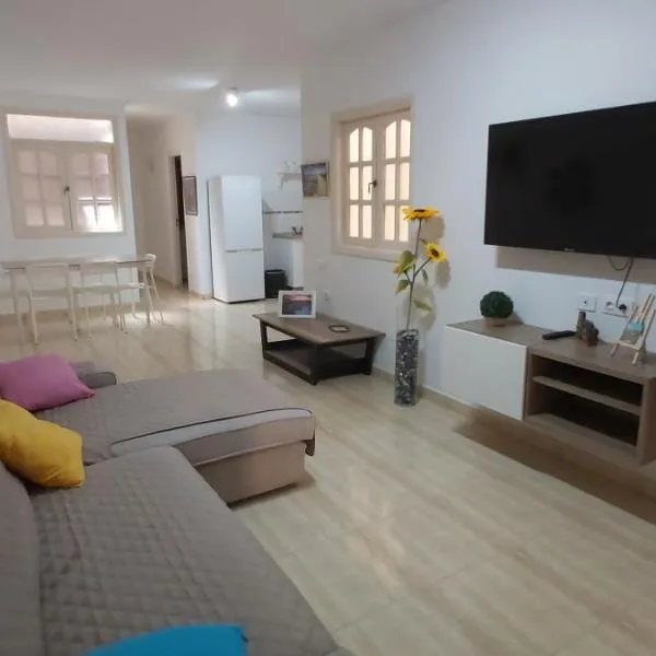 LA CASITA VECINDARIO, hotel v destinaci Vecindario