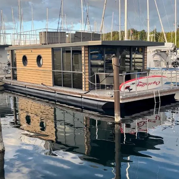 Hausboot-LaFe Flensburger Förde, hotel v destinaci Egernsund