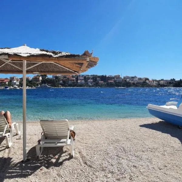 Apartmentt Vinko Bilota, hotel in Seget Vranjica