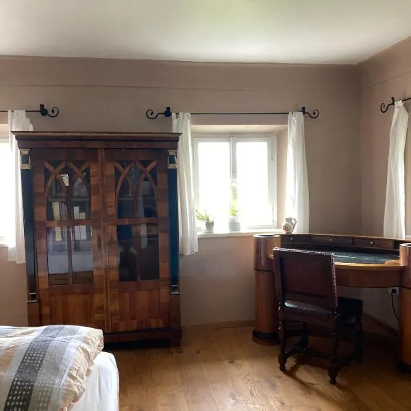 (C) Zimmer in einem Bauernhaus, hôtel à Anif