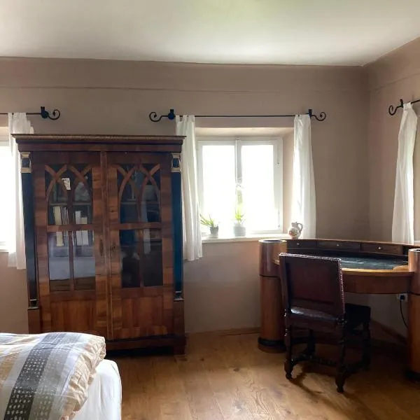 (C) Zimmer in einem Bauernhaus, hotel v mestu Anif