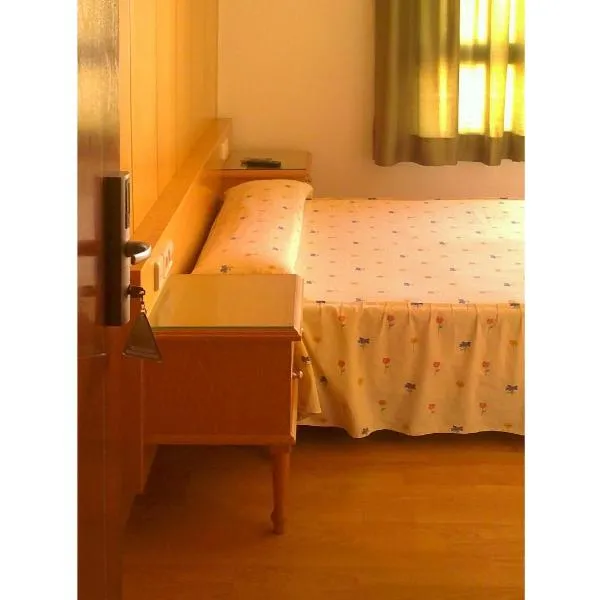 Hostal Centro Ejido, hotel v destinácii El Ejido