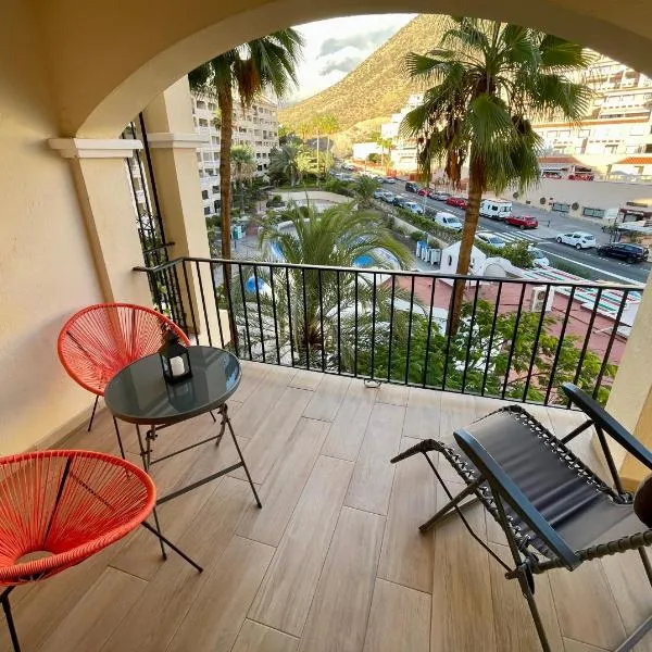 Castle Harbour Los Cristianos Beautiful studio with pool view, hotel di Los Cristianos