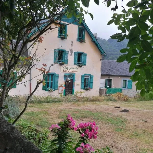 Auberge Chez Gabrielle - Vallée de Lesponne, khách sạn ở Beaudéan