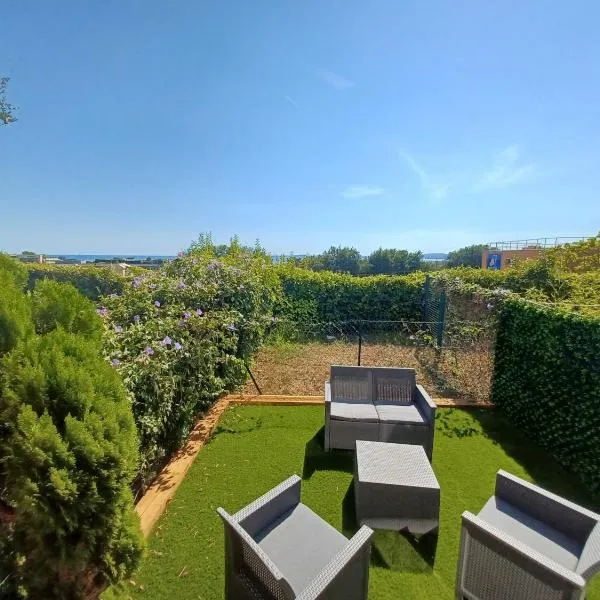 L'Eau-Dyssée, clim, parking privé, jardin, hotel v destinácii Saint-Laurent-du-Var