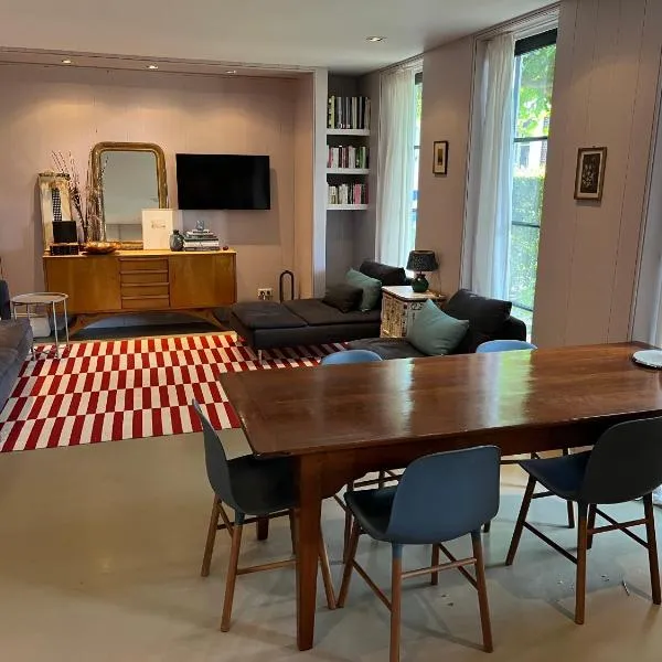 Luxe tuinhuis nabij Amsterdam, hotel en Oostzaan