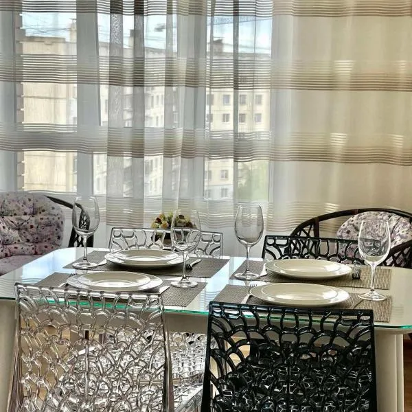 ATLANT luxury Family Apart поряд з ТЦ ДЕПОТ, БЕЗКОНТАКТНЕ ЗАСЕЛЕННЯ, hotel in Chernivtsi