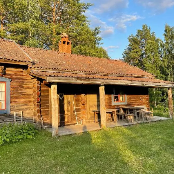 Unikt 1800-tals boende i hjärtat av Dalarna, hotel in Våmhus