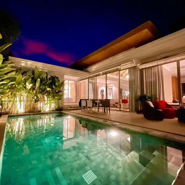 Superbe villa tropicale avec piscine privée Phuket, hotel in Phuket Town