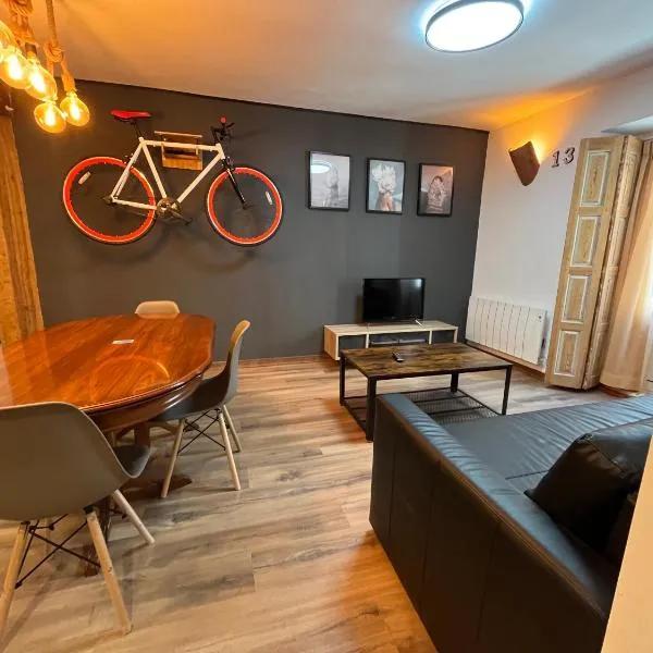 CENTRO - PARKING Free - GUMERFLAT MUSEO VUT-09-234, hotel in Burgos