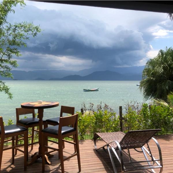 Paraíso Frente ao Mar Sul da Ilha