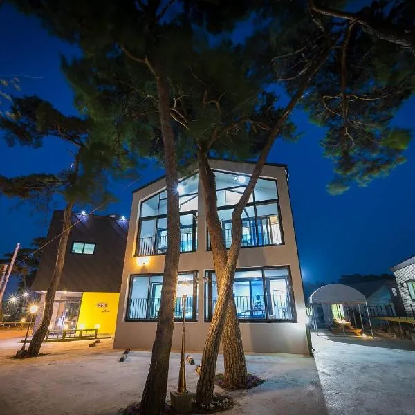 Gangneung Haesolnaeeum Pension, hotel in Gangneung