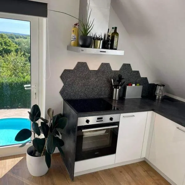 Au cœur de l'Ardenne Bleue - Studio avec piscine, hotel v destinaci Baelen