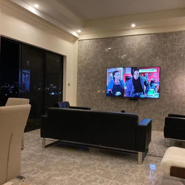 The One, hotel in Yaoundé