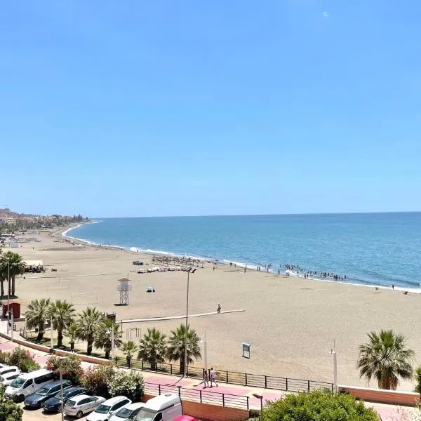 Moderno piso de 3 dormitorios en la playa de Rincon de la Victoria Malaga, hotel v destinácii Rincón de la Victoria