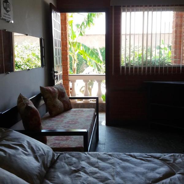 FLATS LENINHA ABREU - não fornecemos roupa de cama e banho, não fornecemos café da manhã - Foto 2